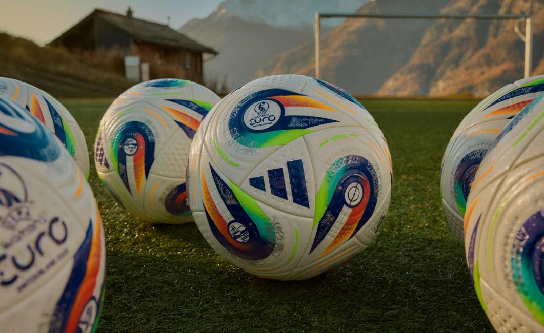 Adidas dévoile le ballon connecté du prochain championnat d’Europe féminin